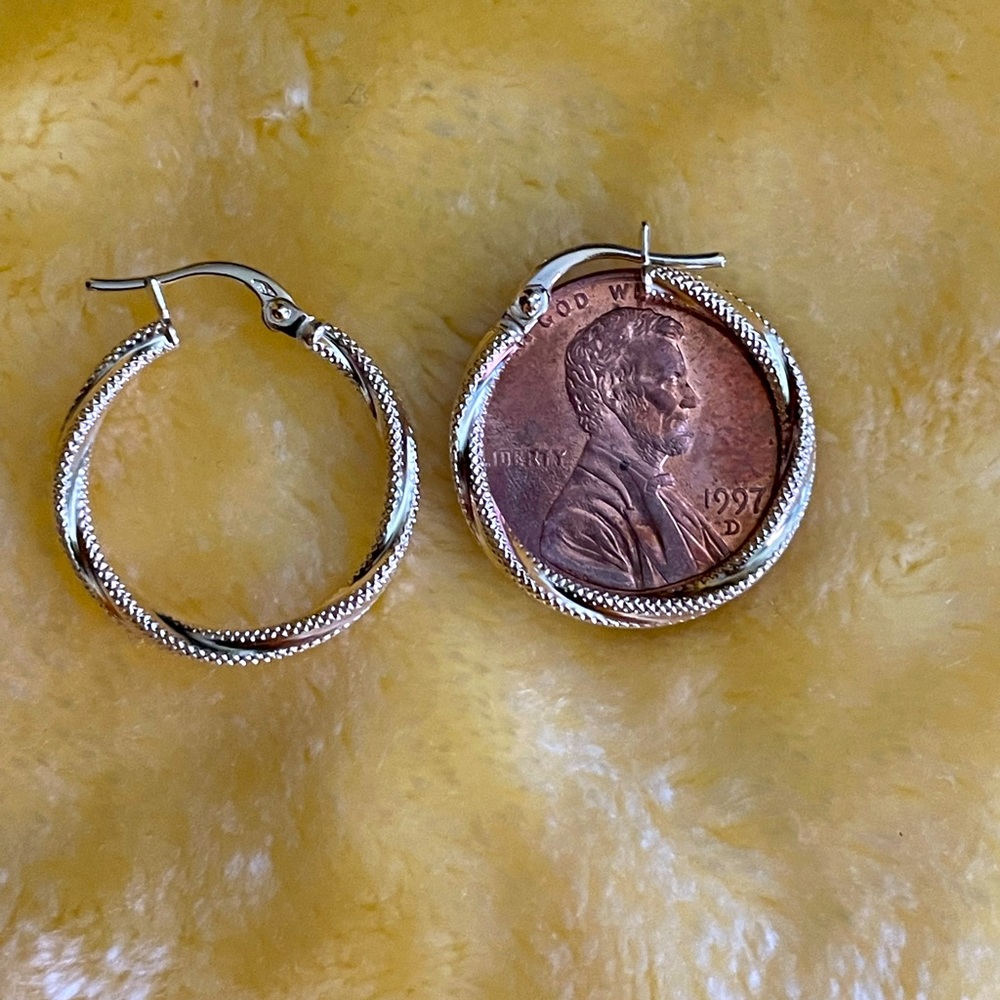 Solid 18k Yellow Gold Hoop Earring - image 2